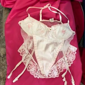 Pink rose garter belt